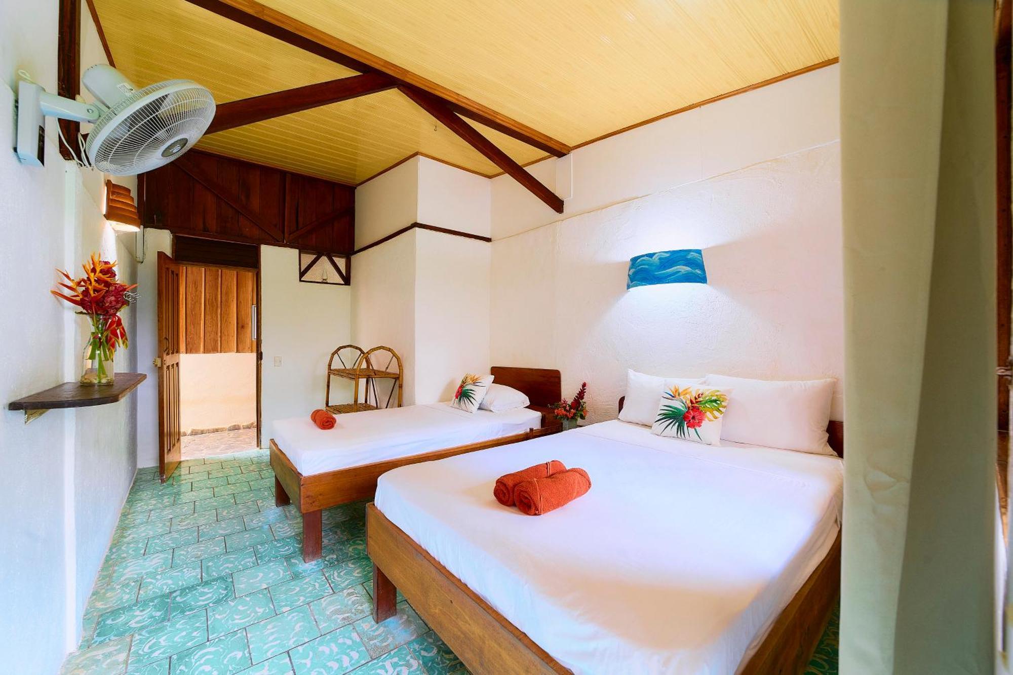 Cabinas Montesol Puerto Viejo de Talamanca Exterior photo
