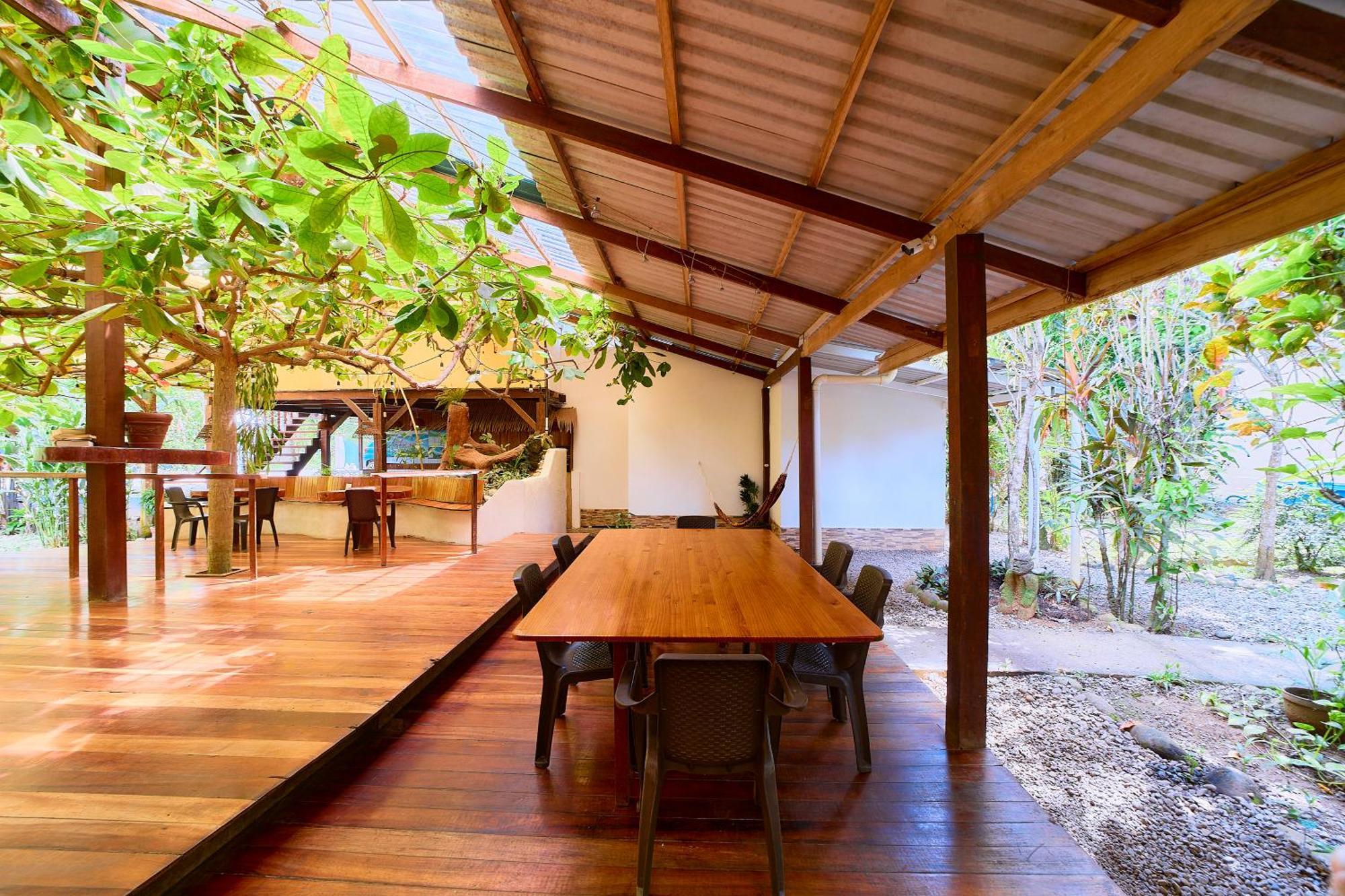 Cabinas Montesol Puerto Viejo de Talamanca Exterior photo