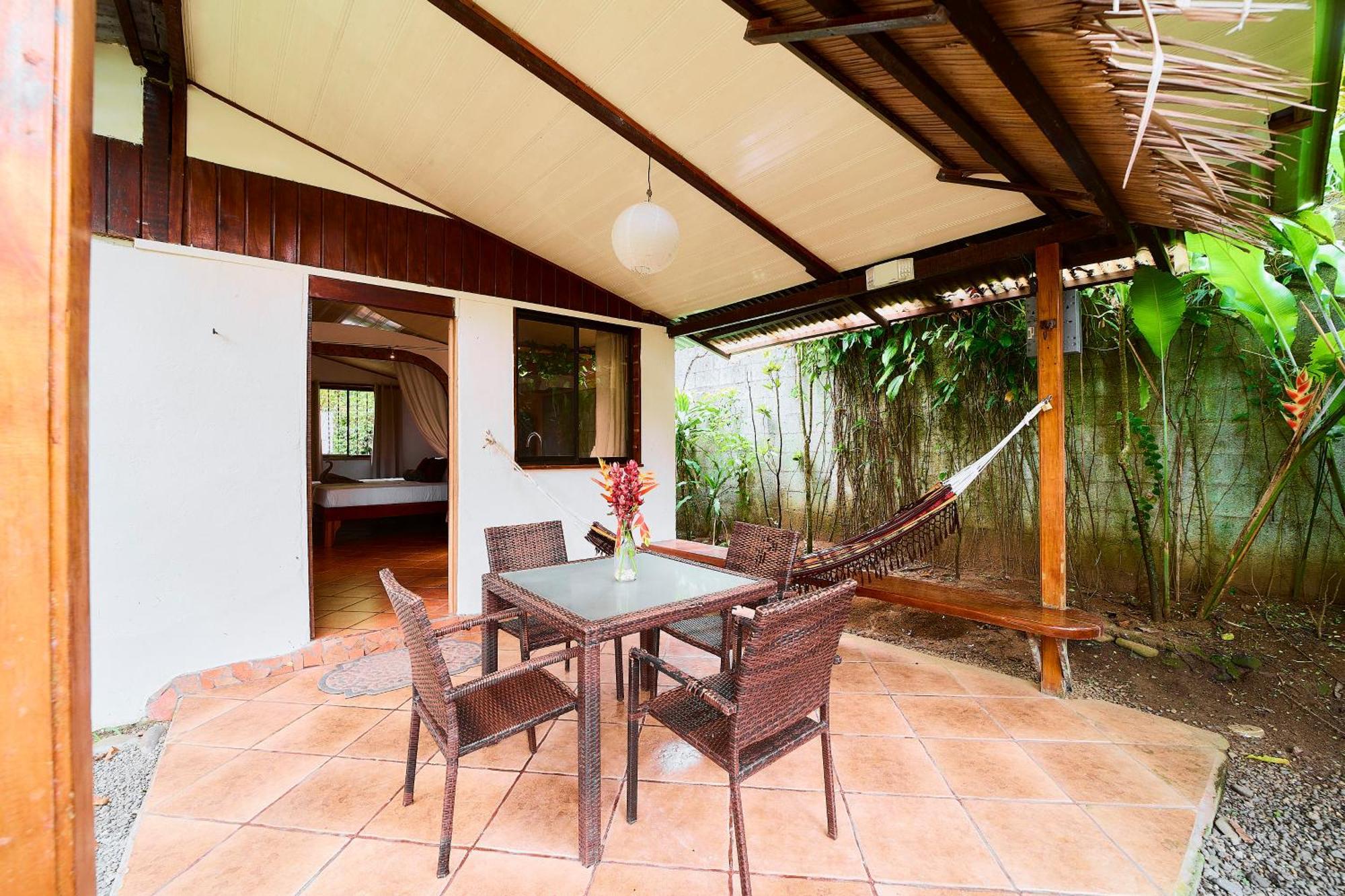 Cabinas Montesol Puerto Viejo de Talamanca Exterior photo