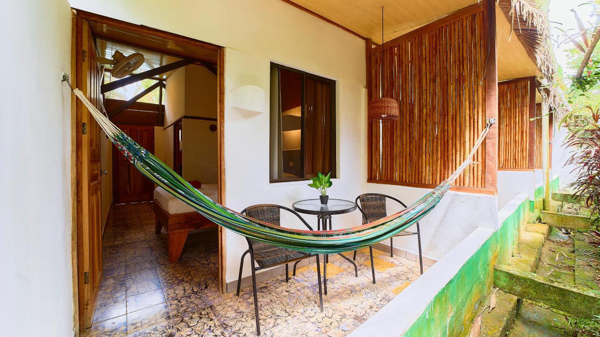 Cabinas Montesol Puerto Viejo de Talamanca Exterior photo
